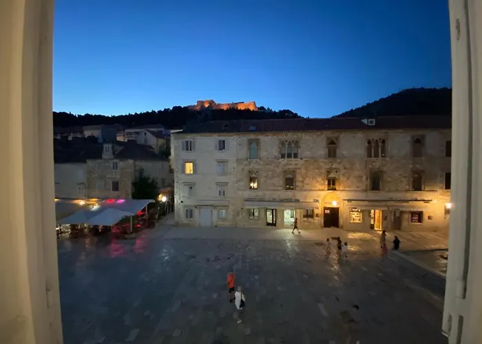 Torre * Hvar Town